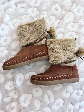 Tom’s Faux Fur Trim Brown Women's Winter Ankle Boots Sz 6.5 D6
